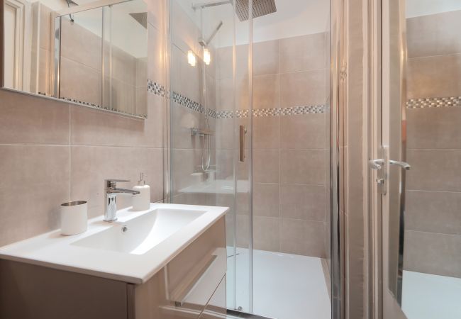 Appartement à Cannes - 5 min à pieds de la mer, de la croisette et du palais des festivals Appartement à Cannes - 5 min à pieds de la mer, de la croisette et du palais des festivals