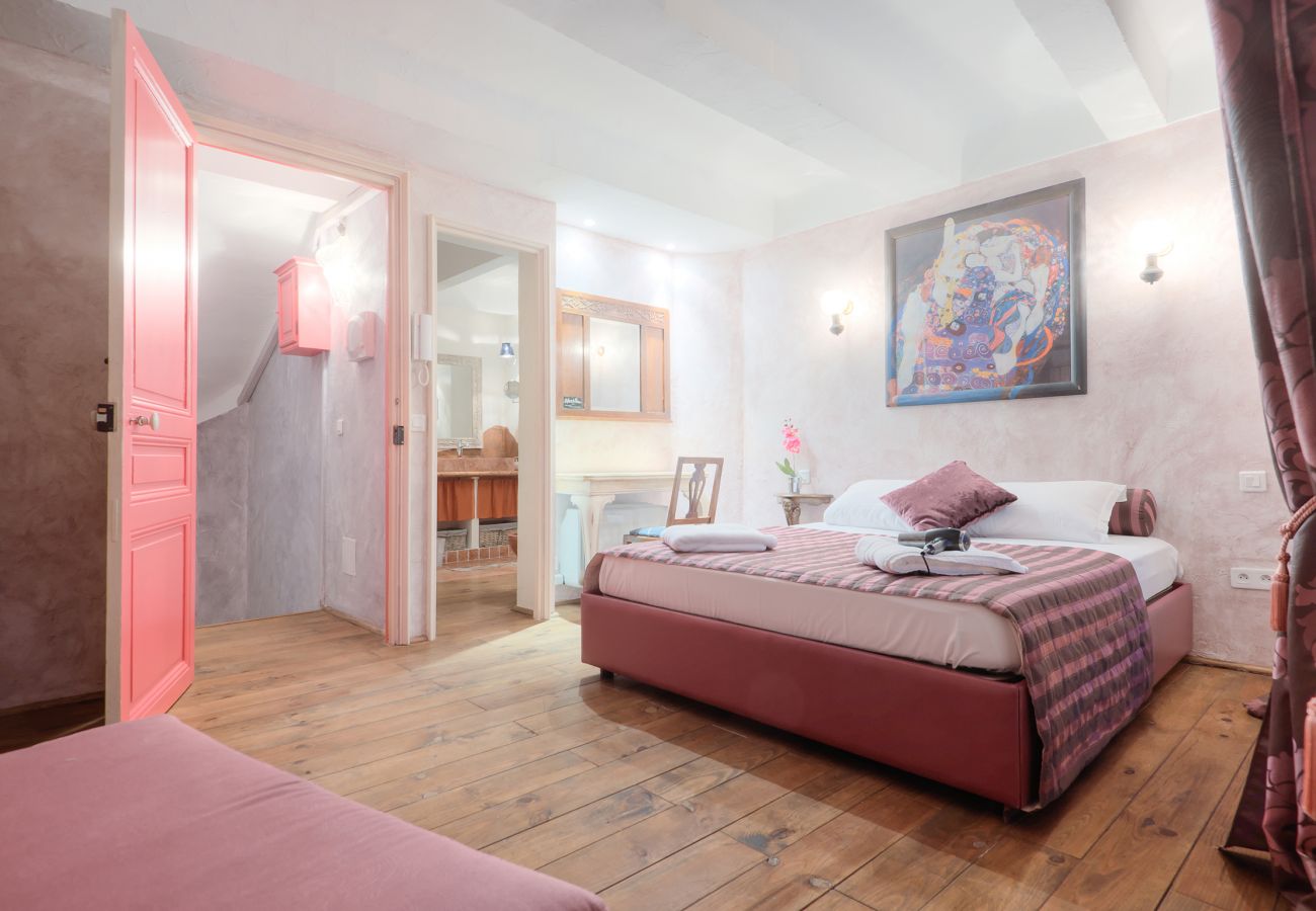 House in Cannes - Superb house - 2 min from Palais - 1 min from the beach and Croisette House in Cannes - Superb house - 2 min from Palais - 1 min from the beach and Croisette