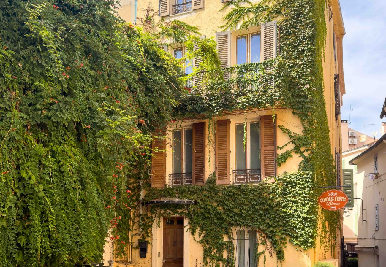 House in Cannes - Superb house - 2 min from Palais - 1 min from the beach and Croisette House in Cannes - Superb house - 2 min from Palais - 1 min from the beach and Croisette